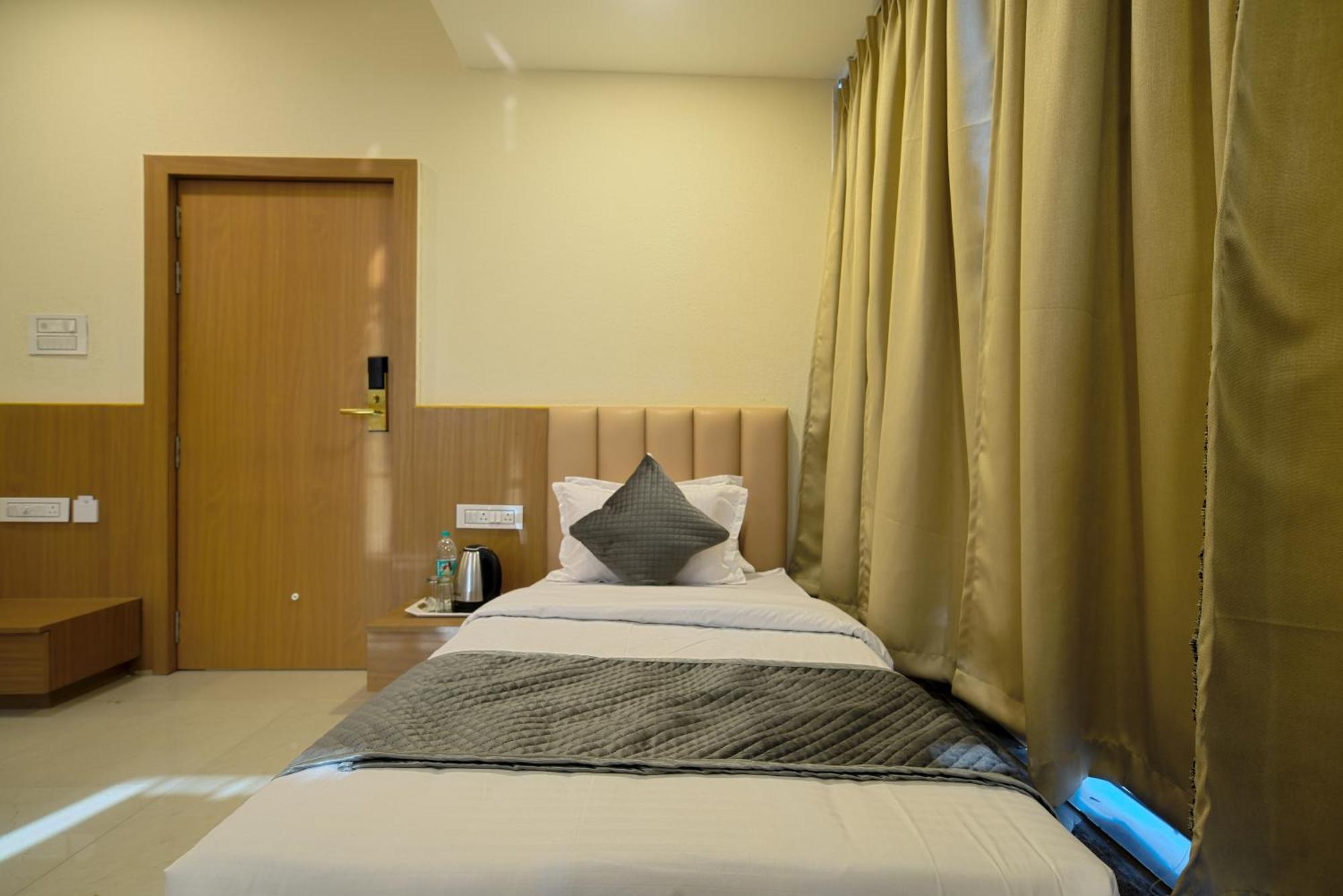 Hotel Shivlok Ujjain Δωμάτιο φωτογραφία